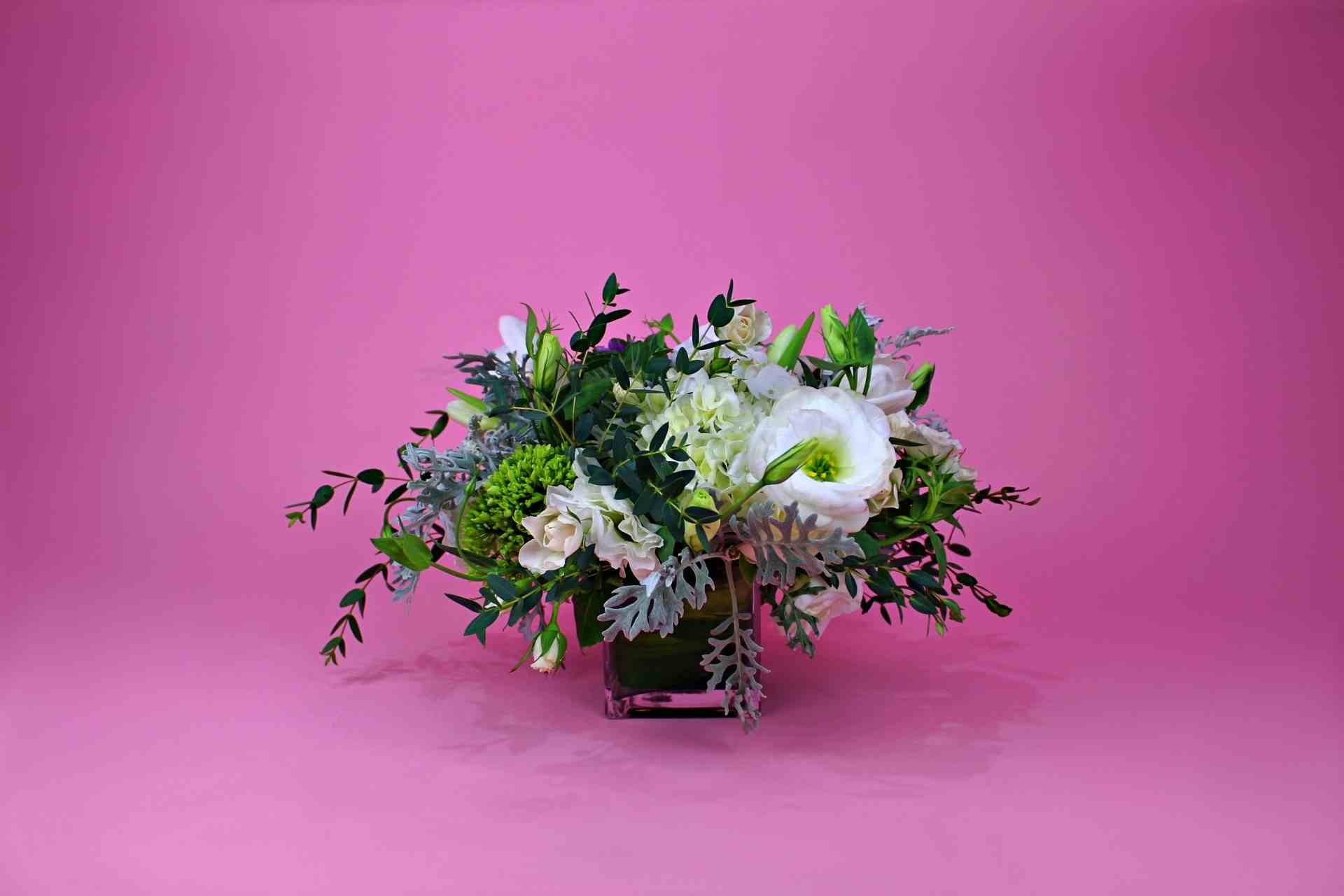 arreglo floral con hortensia