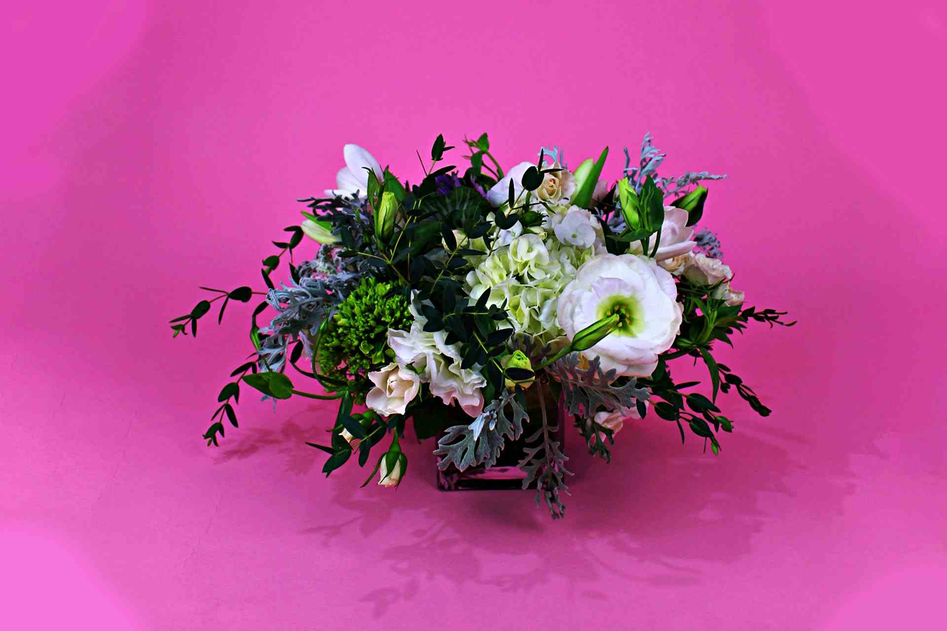 arreglo floral con hortensia