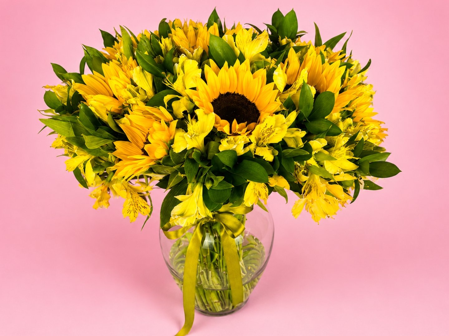 10 Girasoles y alstroemelia