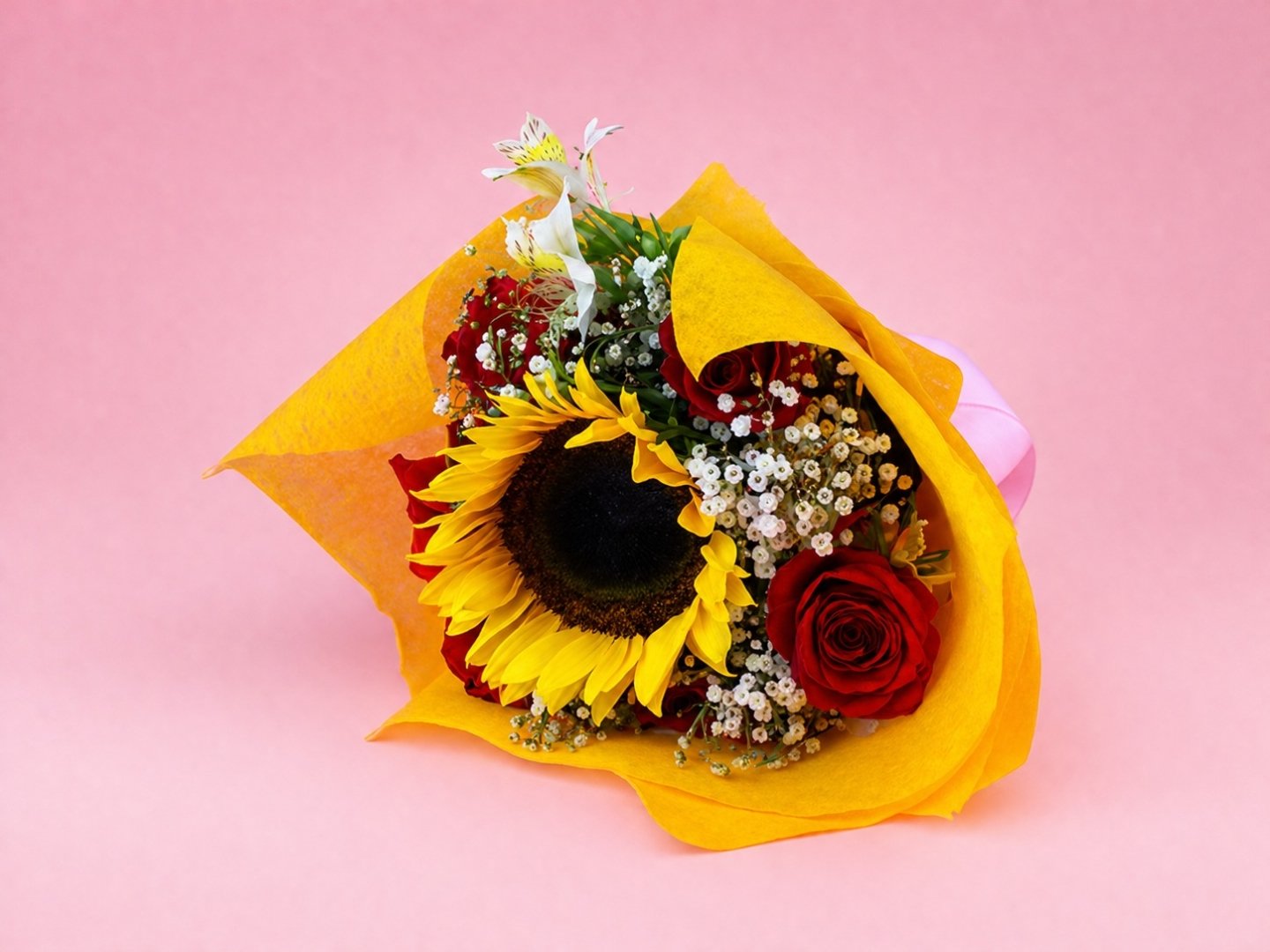 Ramo de 6 Rosas y 1 girasol