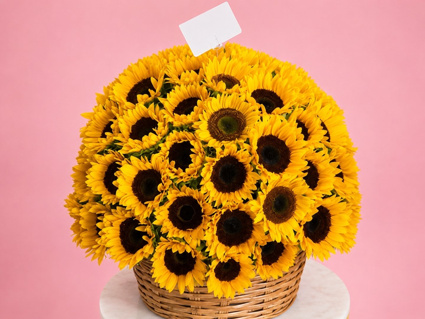 Canasta con 50 Girasoles